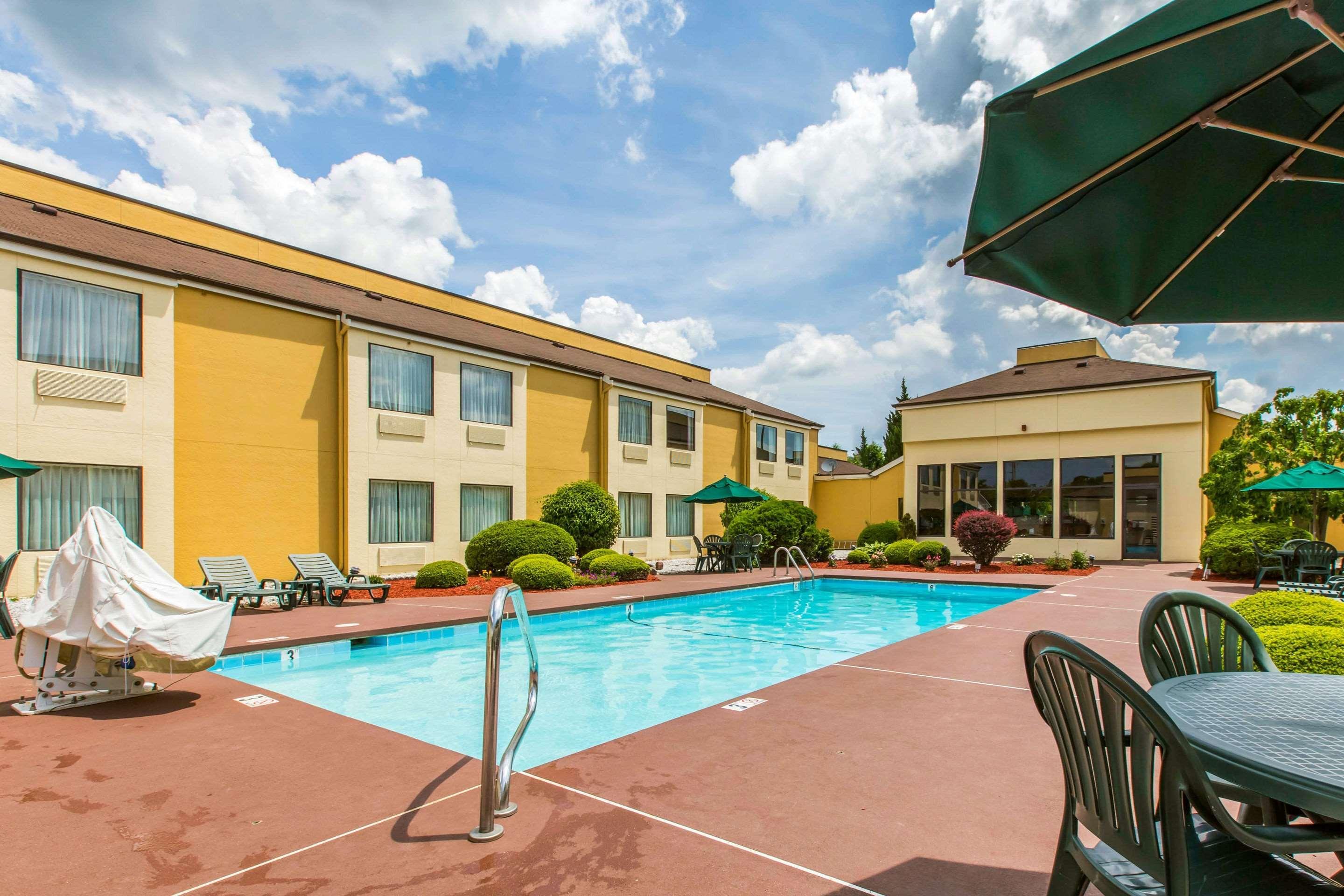 Quality Inn West Of Asheville Canton Exterior foto